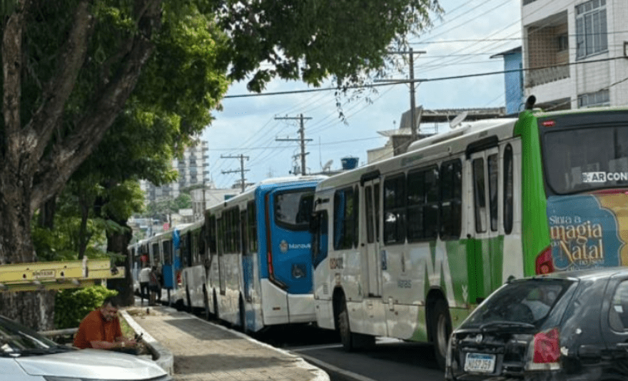 Rodoviários ameaçam greve dos ônibus nesta segunda em Manaus