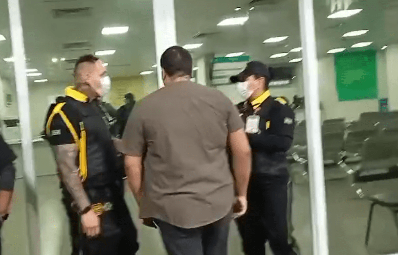 VÍDEO: Grávida dá à luz em banheiro de maternidade após demora no atendimento em Manaus