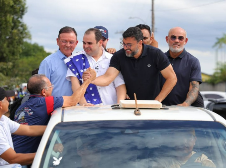 Cidade leva Wilson para inaugurar biblioteca e escola no interior, com direito à carreata ao estilo pré-campanha