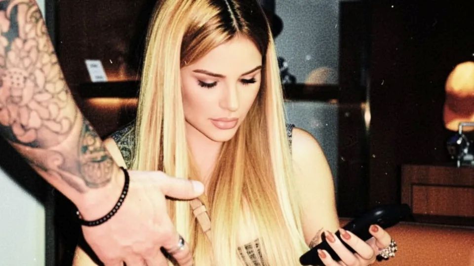 Deolane terá de remover mega hair na prisão