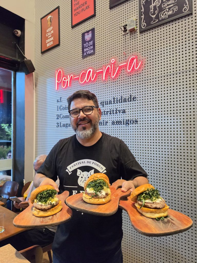 Dia do Hambúrguer: Pork Burger de porco custa R$ 3 em Manaus