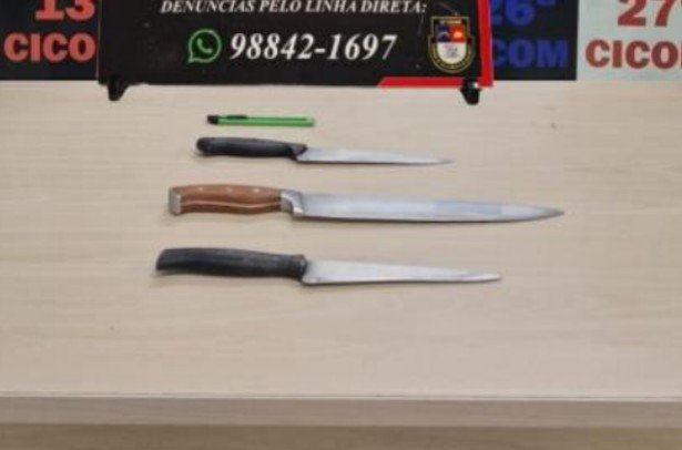 Homem tenta matar irmãos, faz reféns e acaba amarrado pela família em Manaus