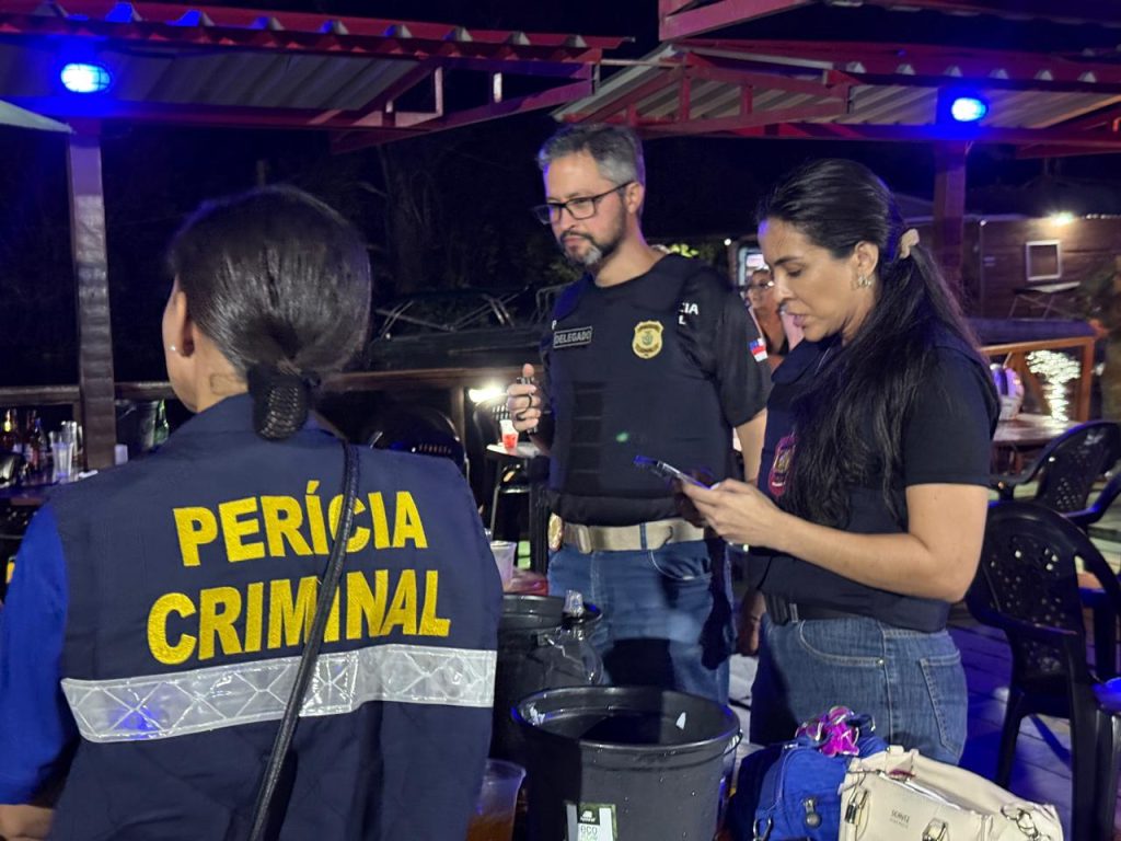 Fiscalização em flutuante flagra adolescentes ingerindo bebida alcoólica em Manaus