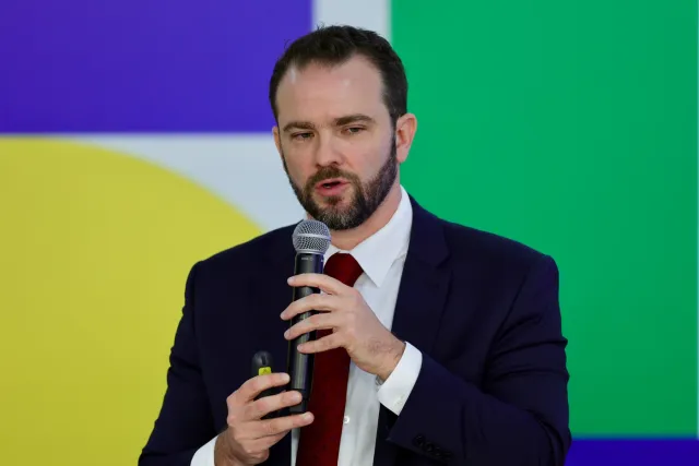 Governo conta com as bets para tirar beneficiários das apostas