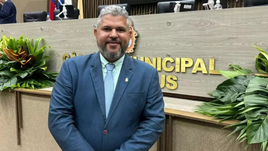 Decisão do TSE mantém Elan Alencar no cargo e suspende posse de Glória Carratte