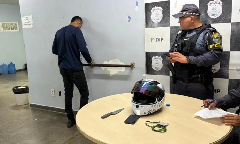 Assaltante é preso ao tentar desbloquear iPhone roubado em assistência técnica de Manaus