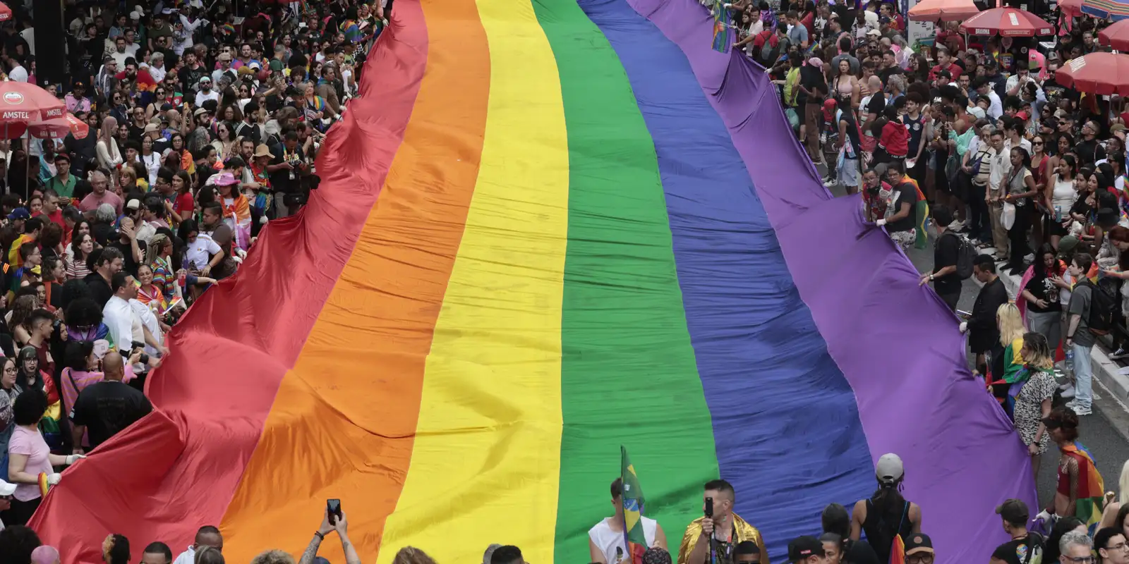 Parada LGBT+ de São Paulo enfrenta desafios e ameaça deixar as ruas