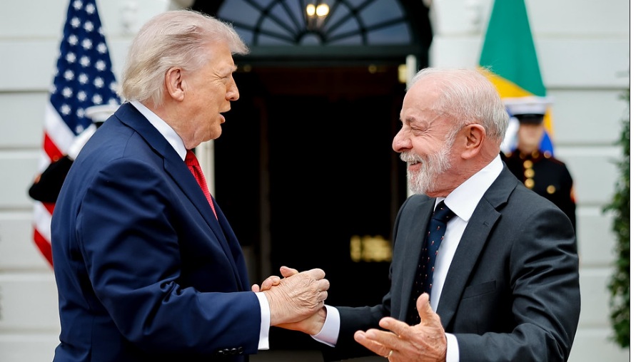 "Ninguém respeita lambe-botas", ironiza Lula sobre reunião com Trump