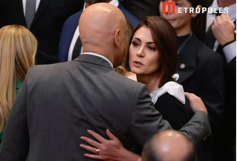 Beijo de Michelle em Moraes balança Brasília: 'nos bastidores são todos coleguinhas'
