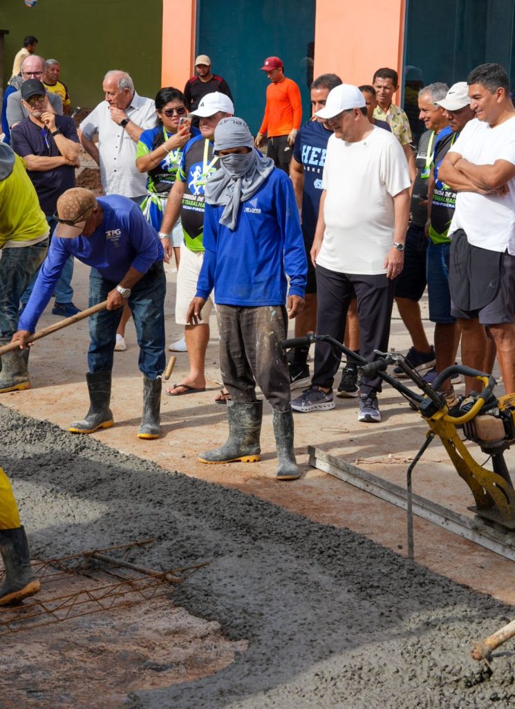 Obras no Cacau Pirêra avançam e moradores relatam fim de alagamentos