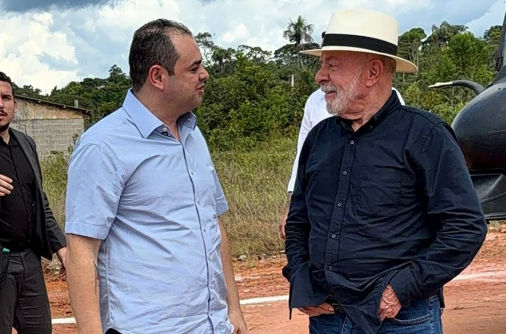 Políticos do Amazonas disputam "lugar na janela" ao lado de Lula em Manaus