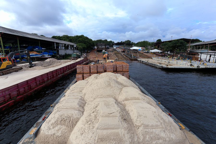 Prefeitura envia materiais de construção para escolas rurais de Manaus