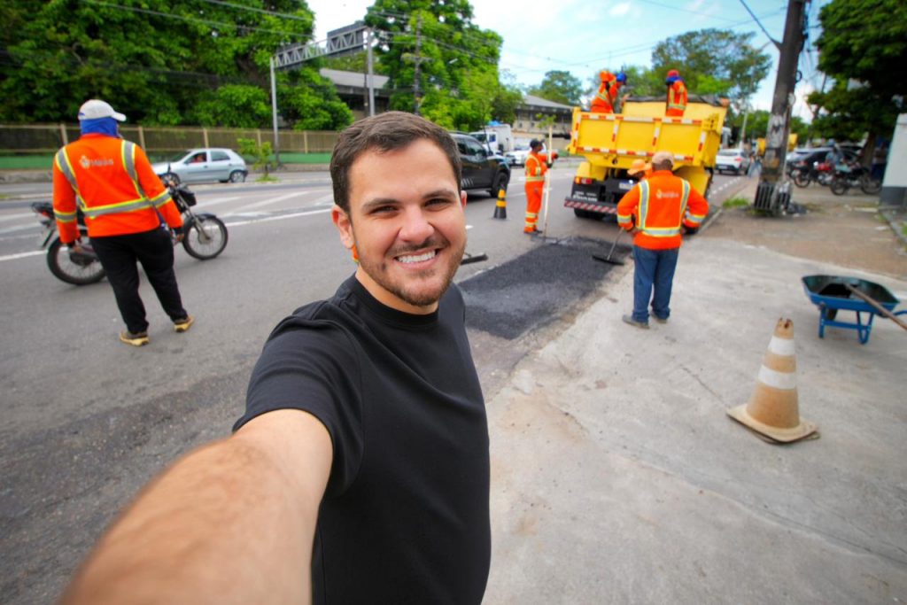 Renato Junior fiscaliza 'tapa-buracos' com tecnologia para evitar ondulações na pista