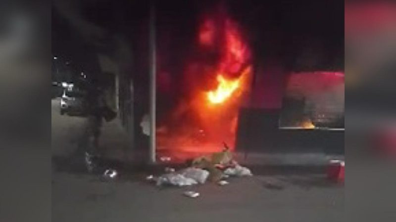 Comércio pega fogo em Manicoré