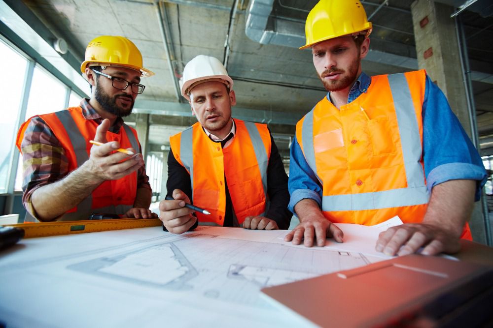 Construção civil cresce e enfrenta falta de mão de obra