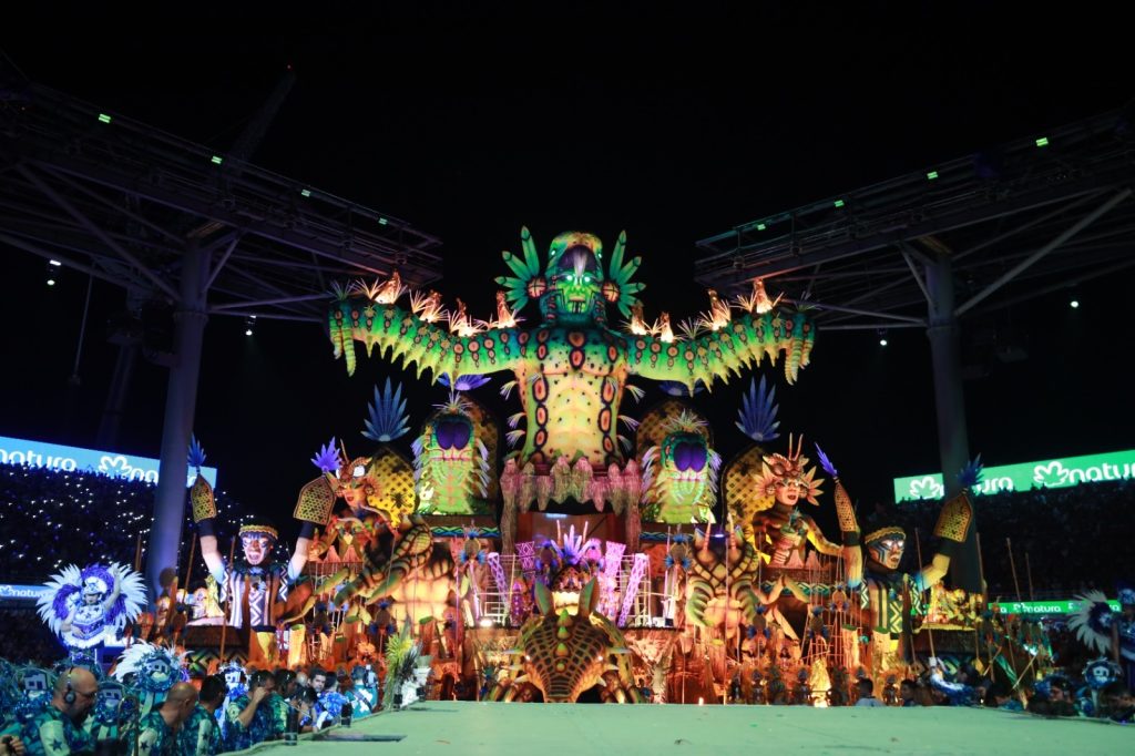 Caprichoso exalta raízes de Parintins na abertura do Festival 2026