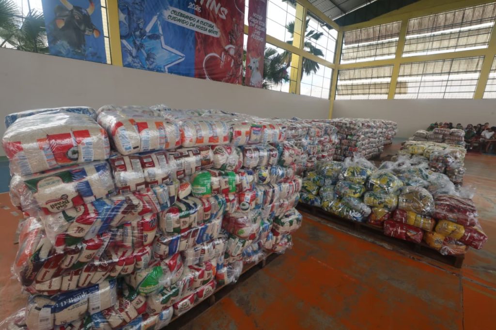 Festa dos Visitantes arrecada 28 toneladas de alimentos em Parintins
