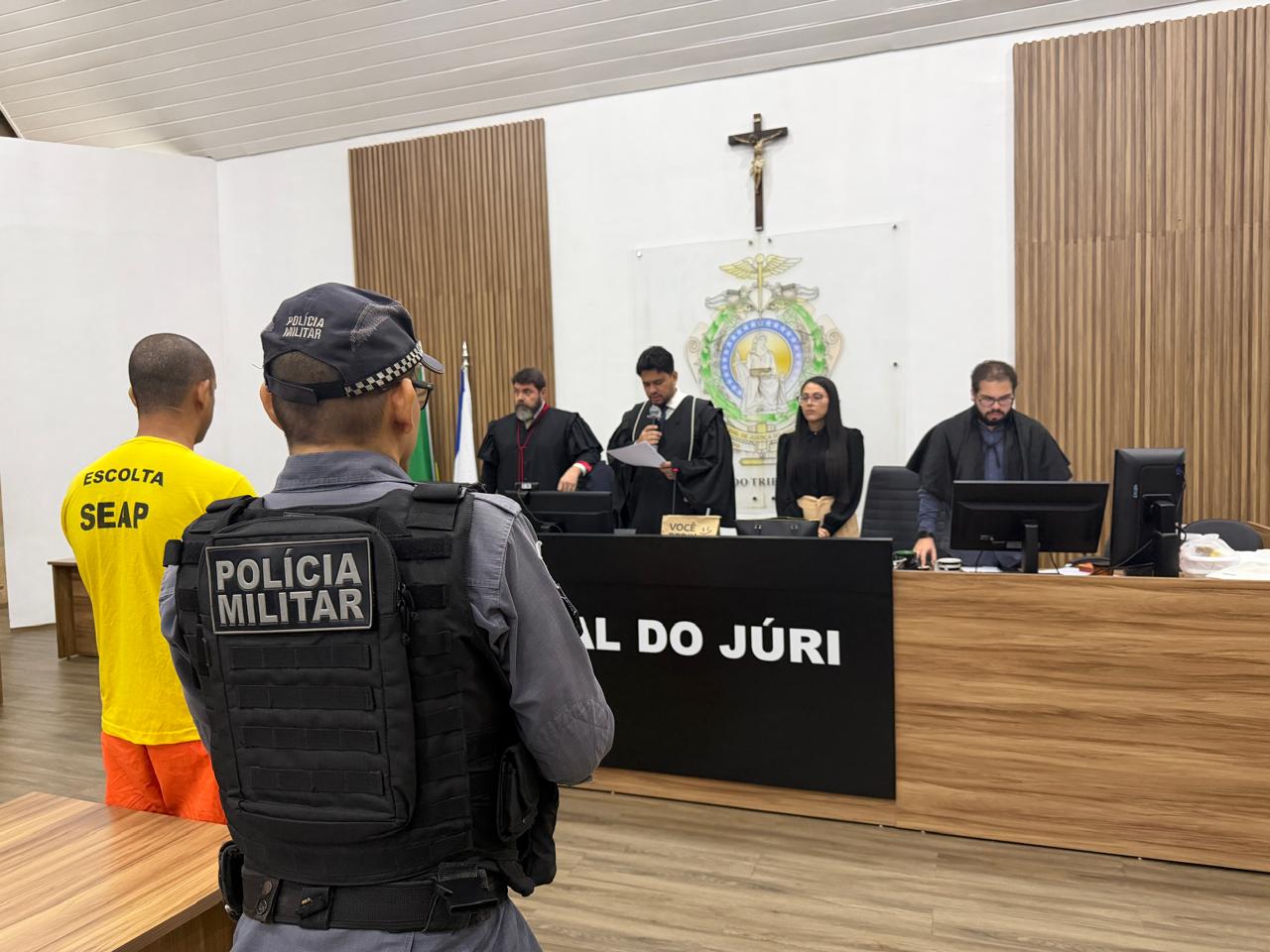Mãe e padrasto são condenados por rotina de estupros e feminicídio de adolescente no AM