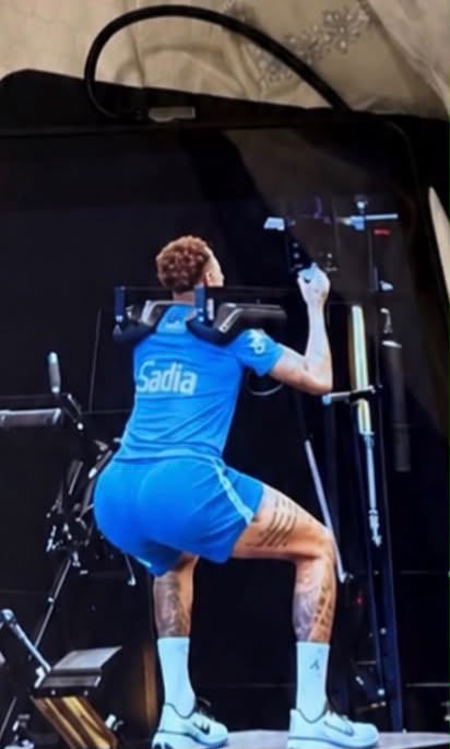 mulher anuncia fim do casamento após flagrar marido em ato íntimo com foto de Neymar