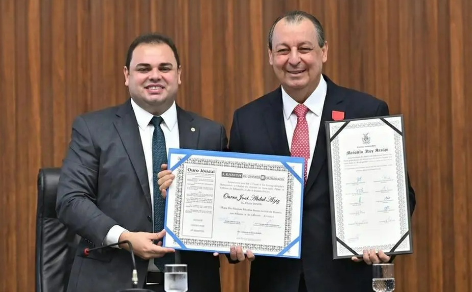 Aliados e adversários sacam "armas" e "disparam" ao mesmo tempo contra Roberto Cidade
