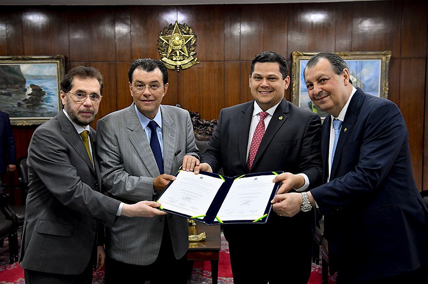 Senado analisará fim da escala 6x1 com apoio da bancada dos amazonenses