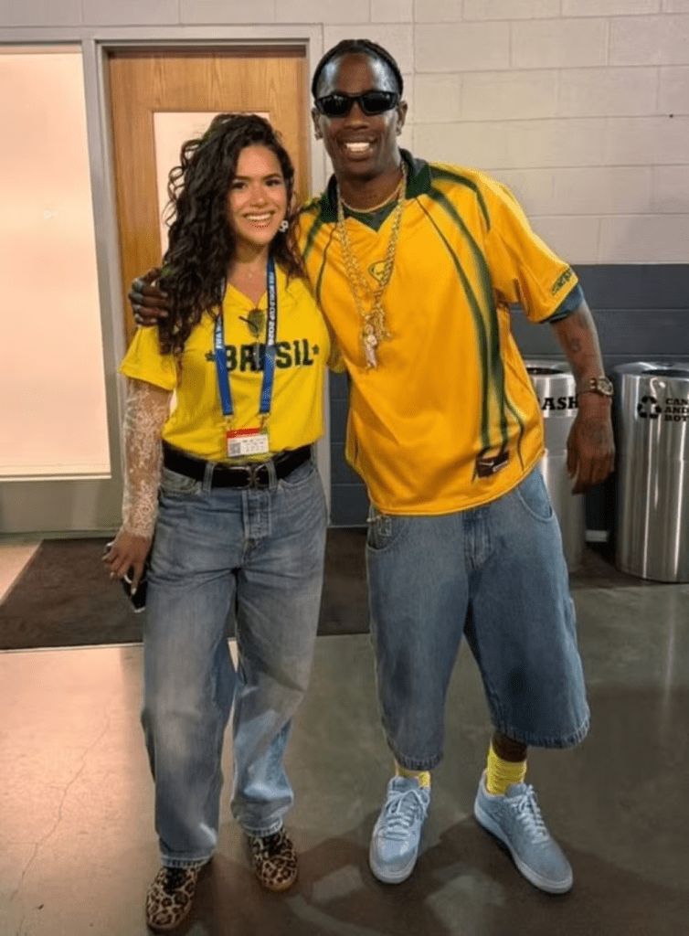 Travis Scott ganha camisa autografada de Vini Jr. após vibrar com gol do Brasil