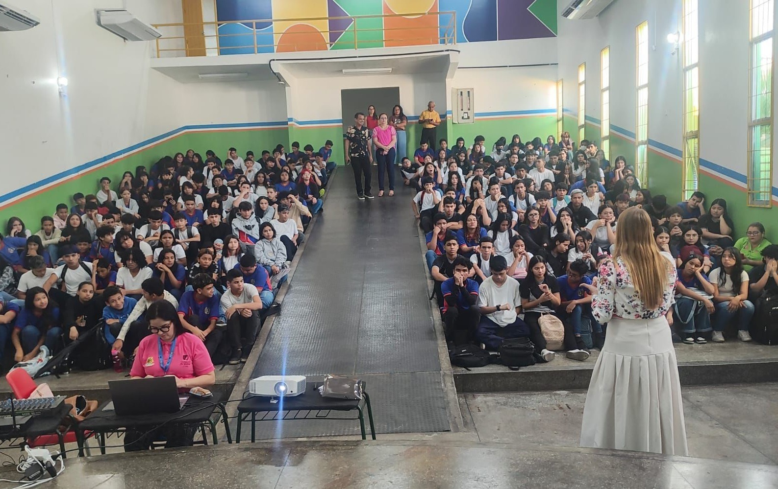 Projeto leva debate sobre igualdade de gênero às escolas municipais de Manaus