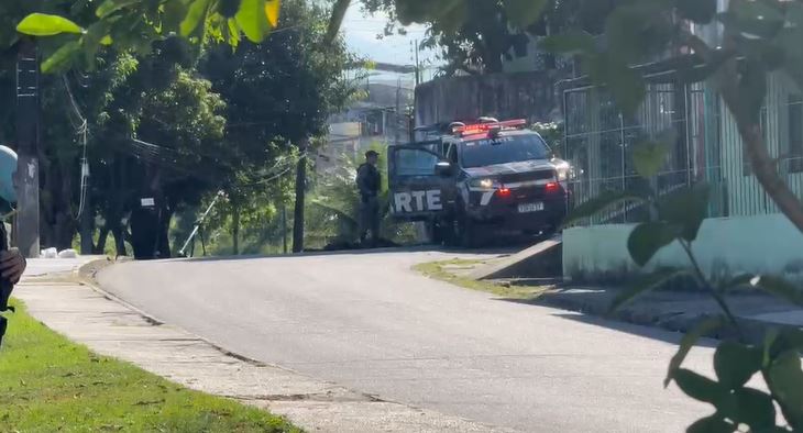 VÍDEO: Suposto artefato explosivo é encontrado em lixeira no São Jorge
