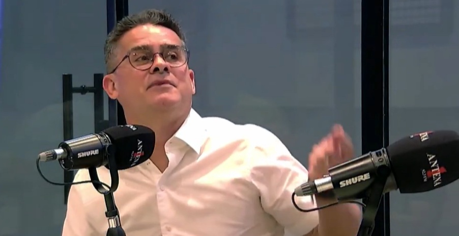 David Almeida afirma que é responsável pelas melhores escolas do Norte e nega rejeição: 'não precisa agradar 100%'