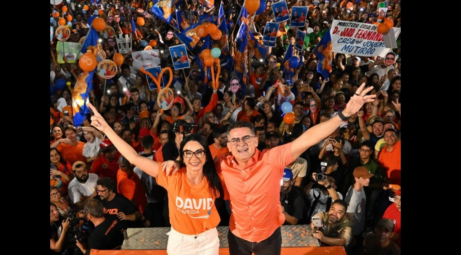 David Almeida dá o tom da campanha e cola Wilson Lima em Roberto Cidade: 'prestem atenção'