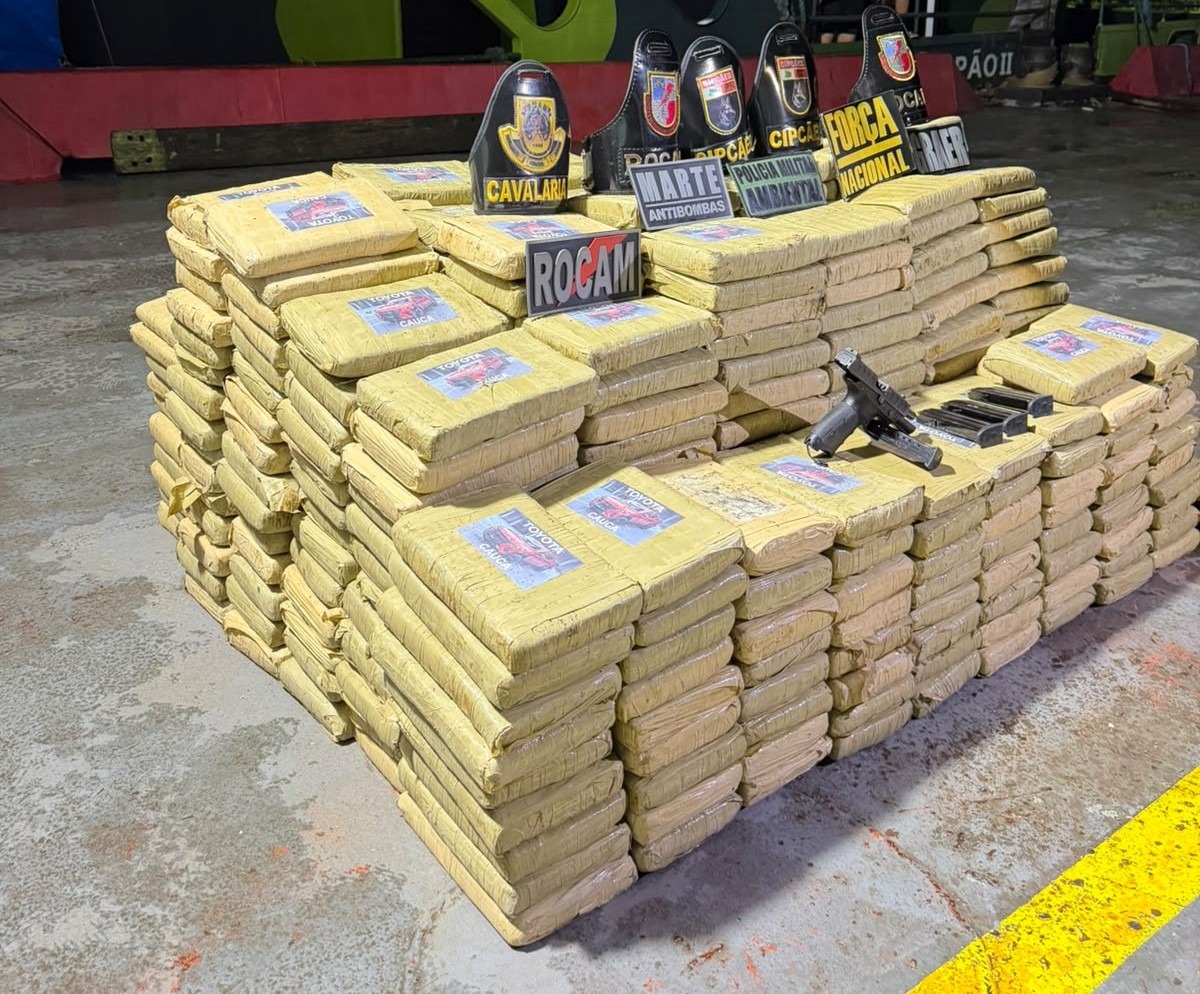 Traficantes escondiam 603 kg de skunk em compartimento oculto de barco no Amazonas