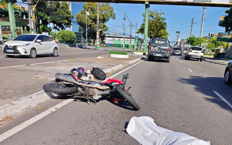 VÍDEO: Idosa morre após ser atropelada por motocicleta na avenida Darcy Vargas, em Manaus