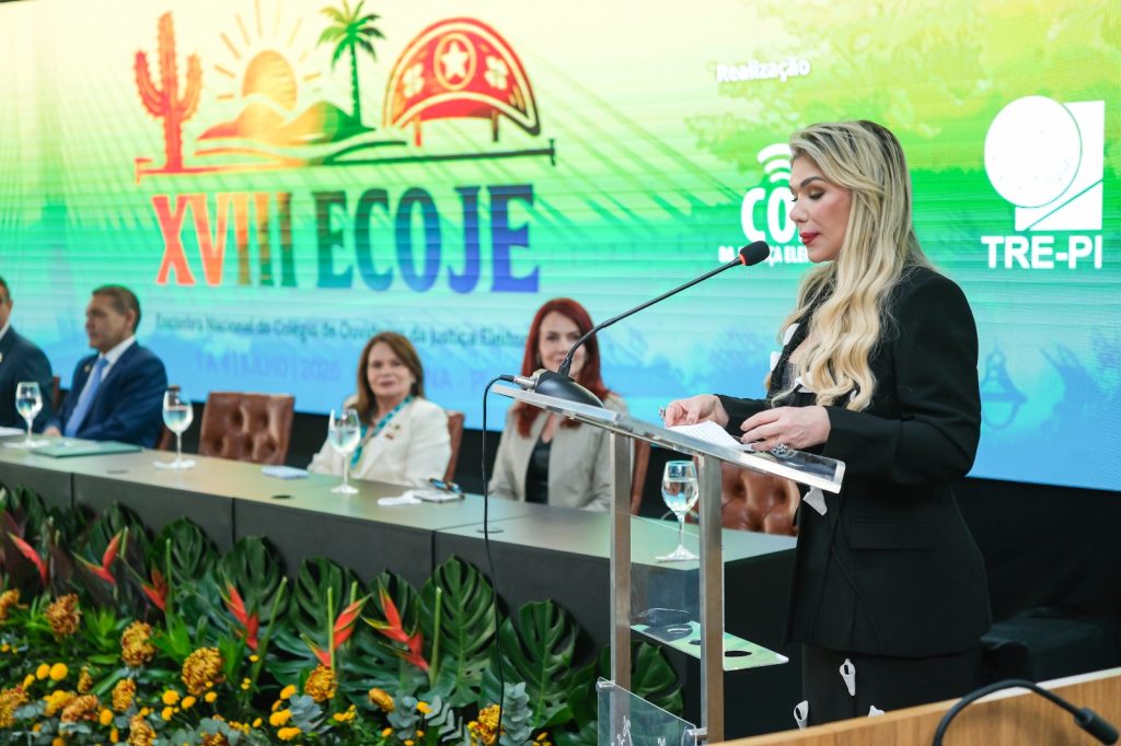 Lídia de Abreu lidera encontro nacional que reforça papel das ouvidorias eleitorais