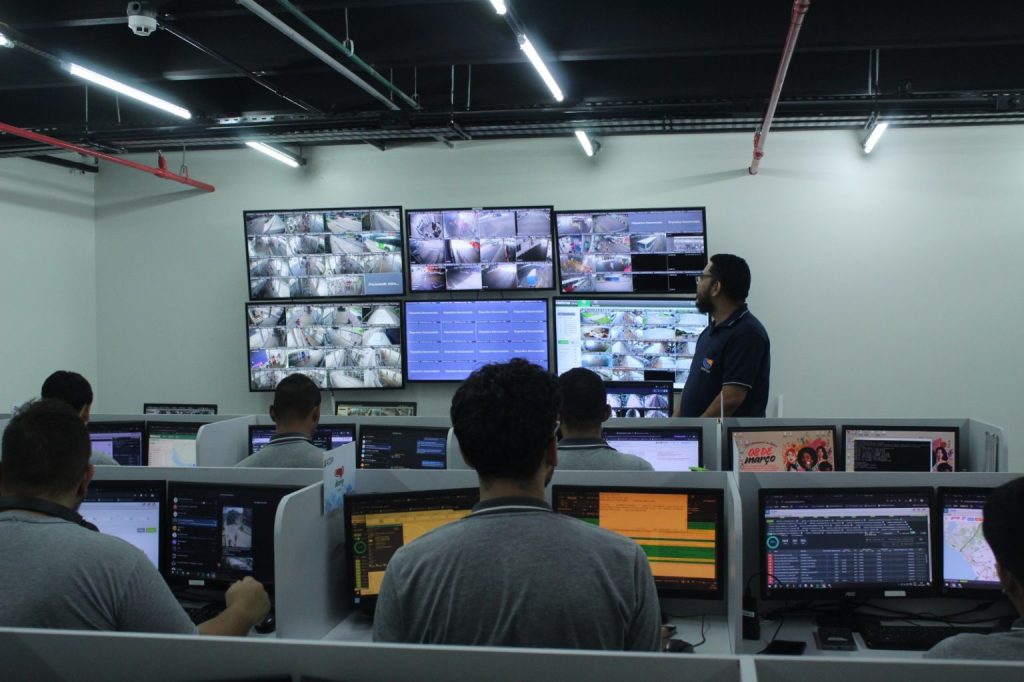 Manaus amplia monitoramento com inteligência artificial em terminais de ônibus para evitar crimes