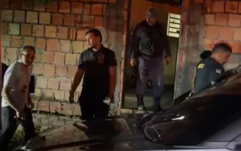 Venezuelano é executado enquanto trocava chip de celular dentro de casa em Manaus