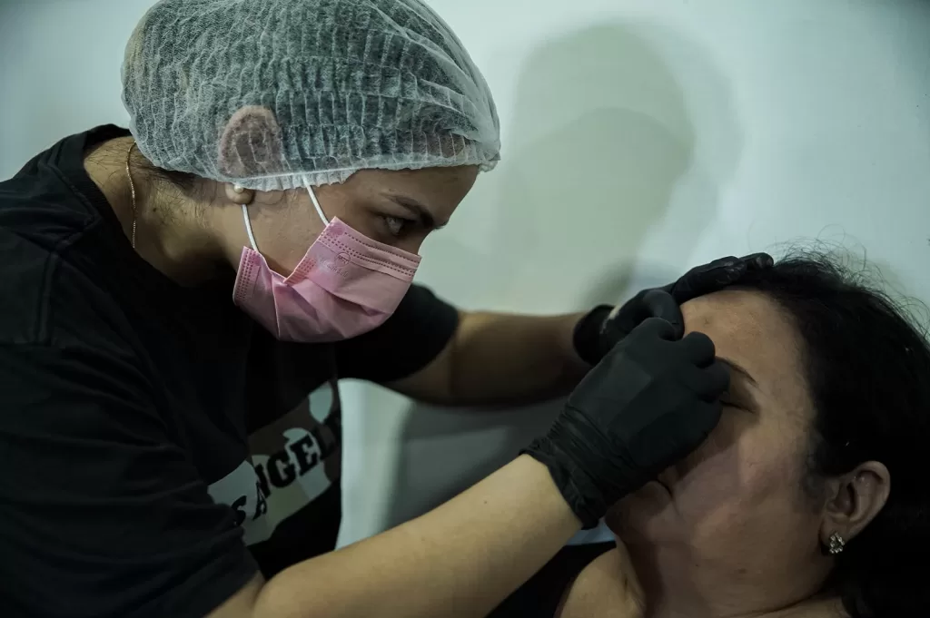 Ação social da Chama Church oferece atendimentos gratuitos de saúde, assistência jurídica e beleza em Manaus