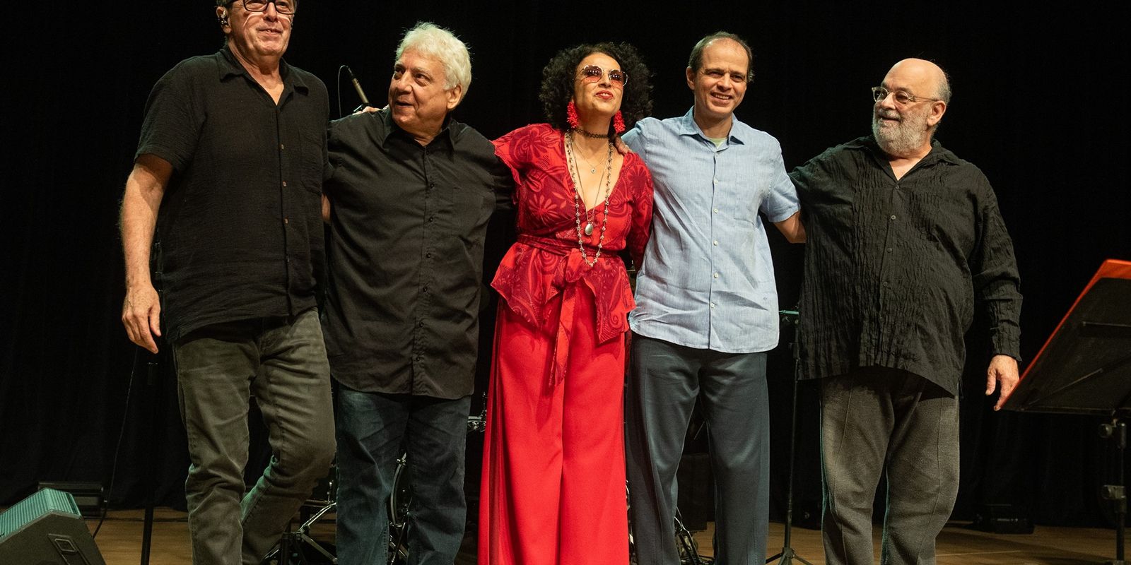 Repertório de Caetano Veloso embala show exclusivo na TV Brasil
