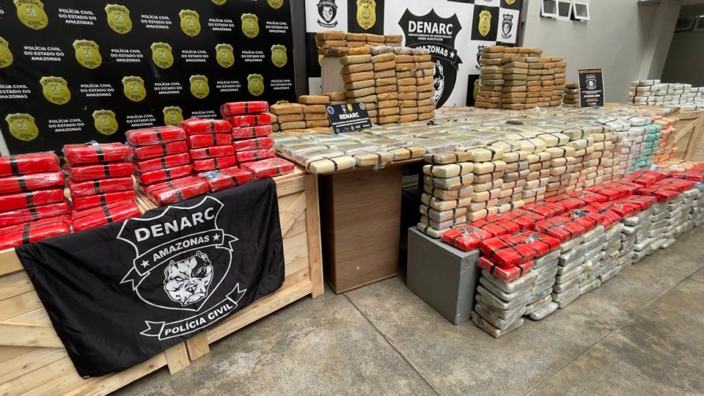 Denarc apreende 700 kg de skunk avaliados em R$ 14 milhões