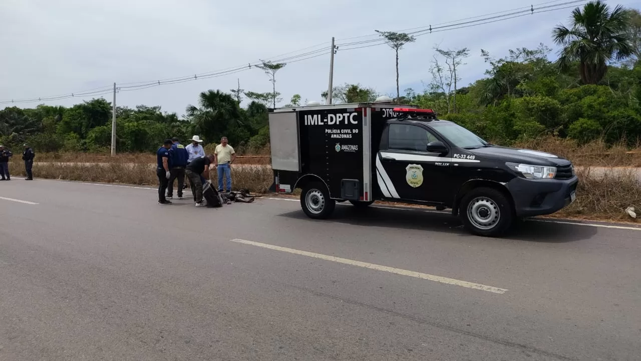 Corpo de mulher é encontrado em estado de decomposição na AM-070, em Iranduba