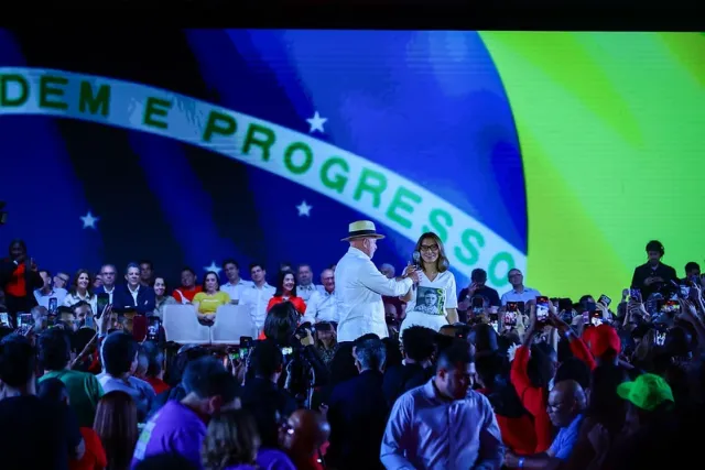 Lula aposta no combate ao feminicídio por apoio de eleitoras