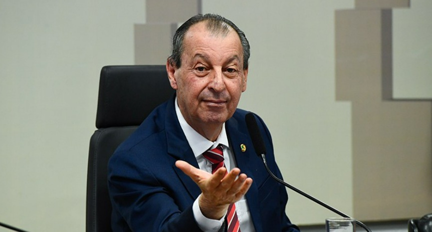 PEC do fim da escala 6x1 já conta com relatório favorável na CCJ