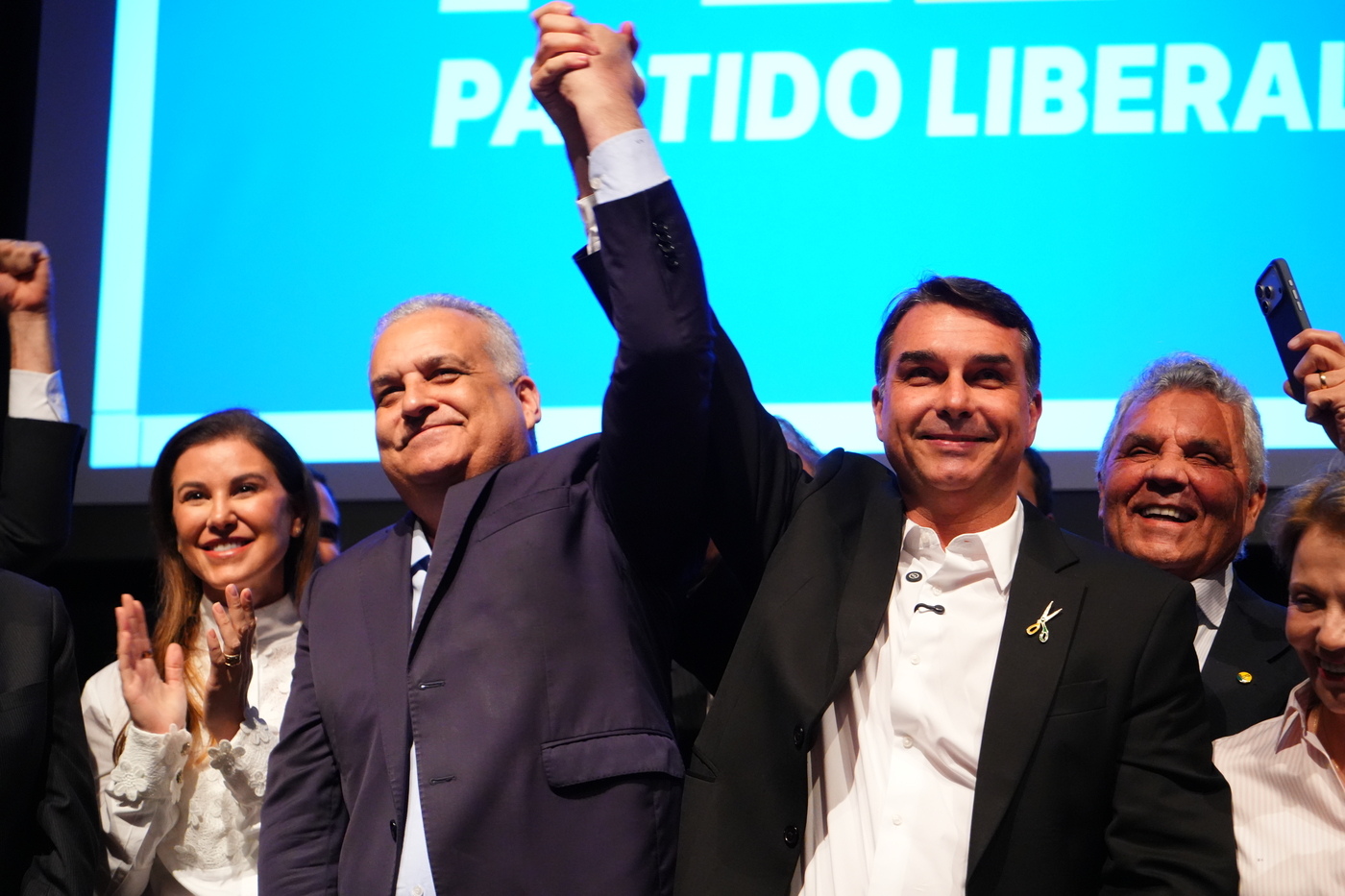 Vice Flávio Bolsonaro: PL fecha chapa apenas com homens