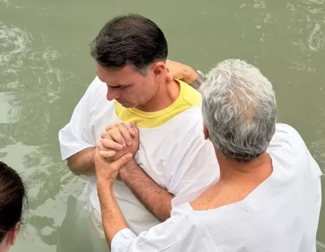 Nossa Senhora vira evento político e aprofunda crise do STF