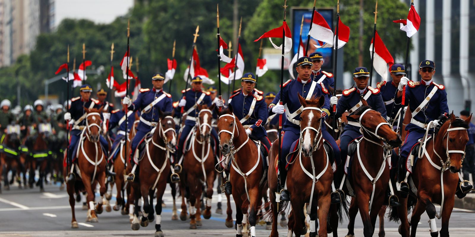 Tradicional desfile cívico-militar é realizado no Rio de Janeiro