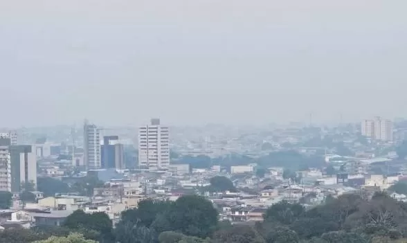 Manaus amanhece coberta por fumaça e com qualidade do ar ruim