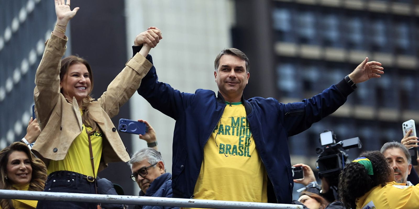Flávio Bolsonaro propõe enxugar Estado e endurecer ações de segurança