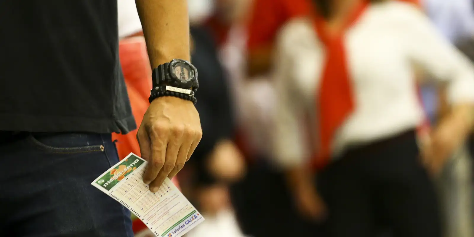 Mega-Sena acumula para 48 R$ milhões; confira os números sorteados