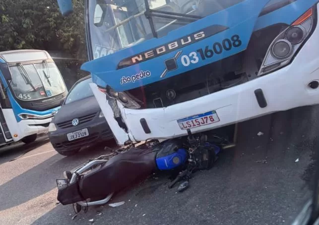 Sequência de acidentes em Manaus deixa um morto e feridos nesta terça-feira (8)