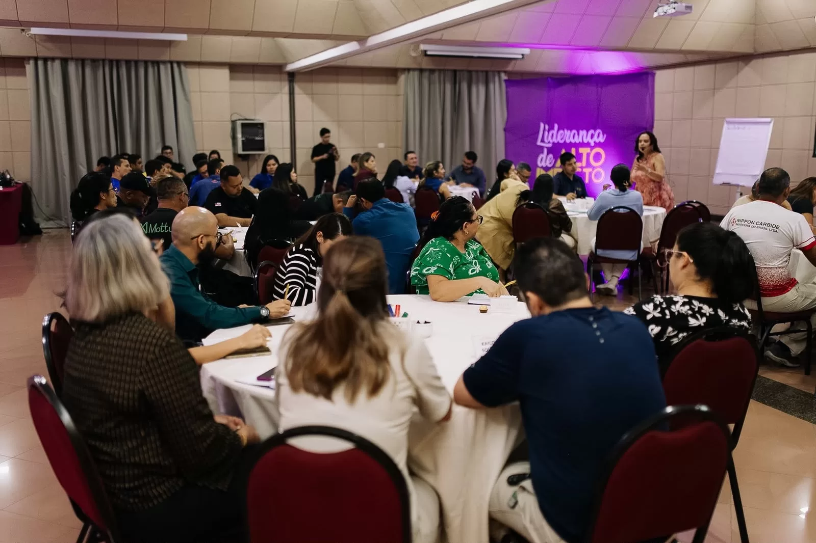 Liderança, inteligência emocional e IA são temas de treinamento realizado em Manaus