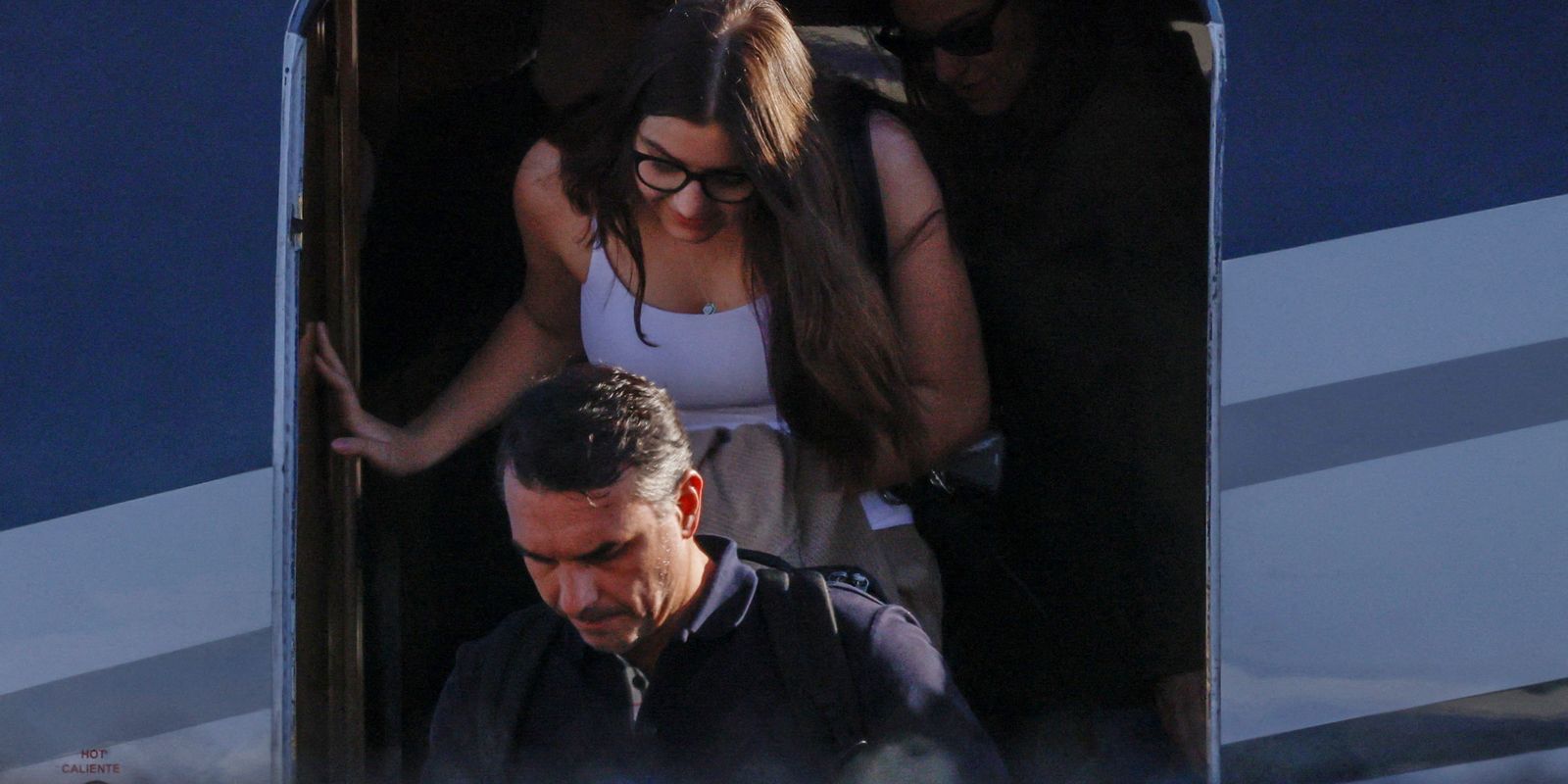Flávio Bolsonaro chega aos Estados Unidos depois de fugir do Brasil